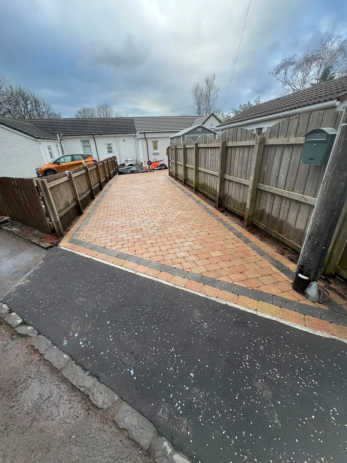 Block Paved Driveway & Timber Boundary Fencing